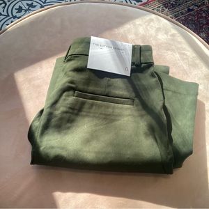 Loft Sutton skinny pants. Fitted & comfortable. Size 0 NWT. Forest green.